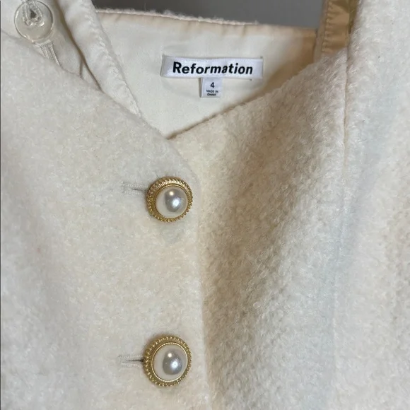 🌺Reformation Amora Cream Boucle’ Vest - Picture 5 of 8